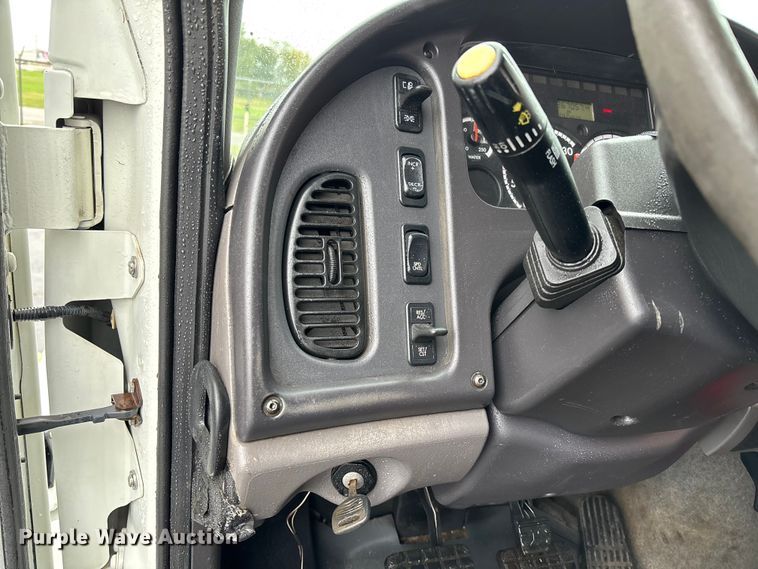 image for item EV3220 2007 Freightliner M2 utility / service truck