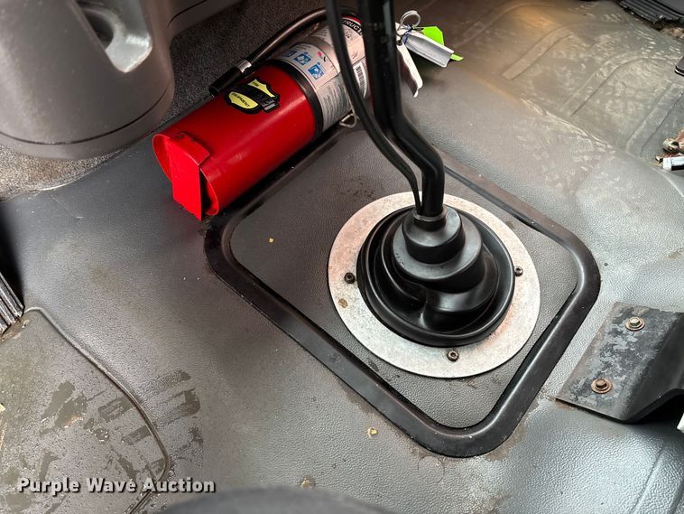 image for item EV3220 2007 Freightliner M2 utility / service truck