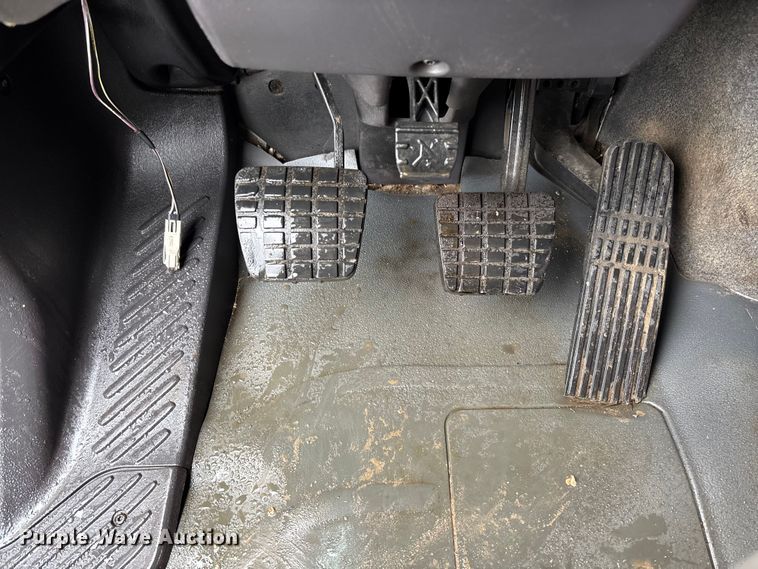 image for item EV3220 2007 Freightliner M2 utility / service truck