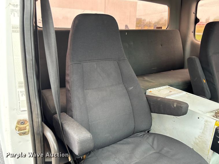 image for item EV3220 2007 Freightliner M2 utility / service truck