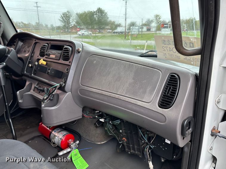 image for item EV3220 2007 Freightliner M2 utility / service truck