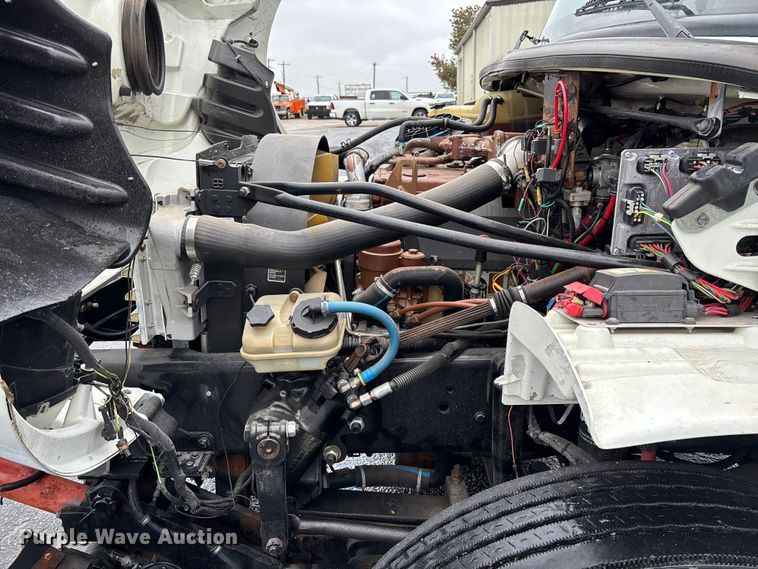 image for item EV3220 2007 Freightliner M2 utility / service truck