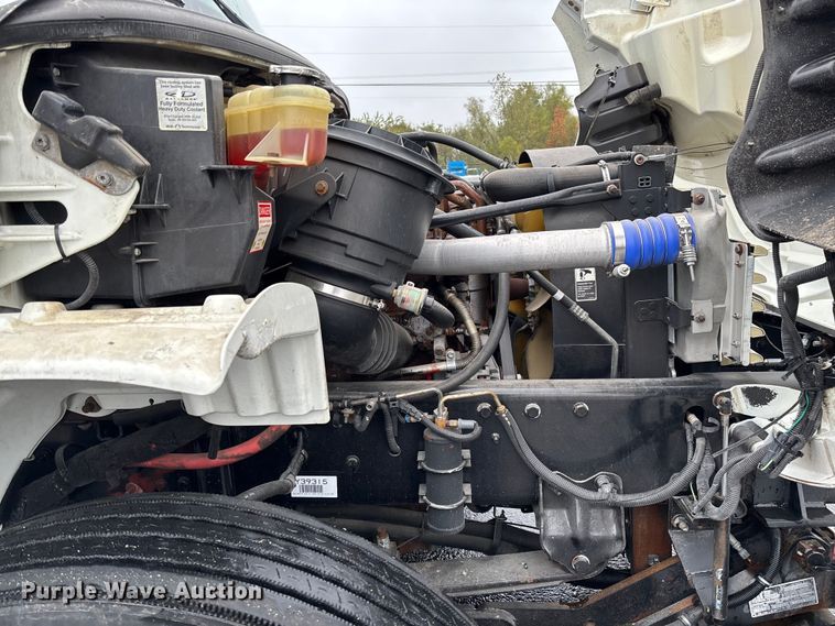 image for item EV3220 2007 Freightliner M2 utility / service truck