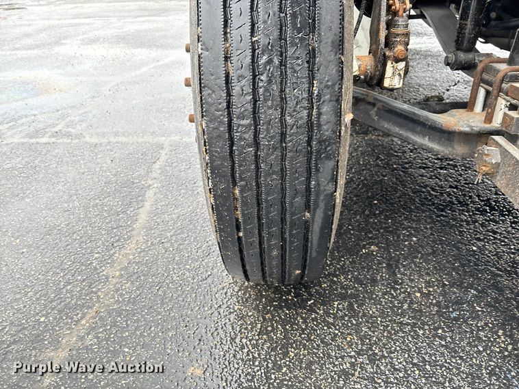 image for item EV3220 2007 Freightliner M2 utility / service truck