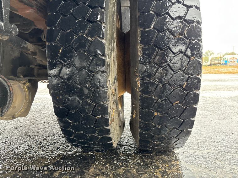 image for item EV3220 2007 Freightliner M2 utility / service truck