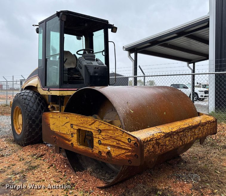 image for item EV3225 2003 Caterpillar CS-563E single drum vibratory roller