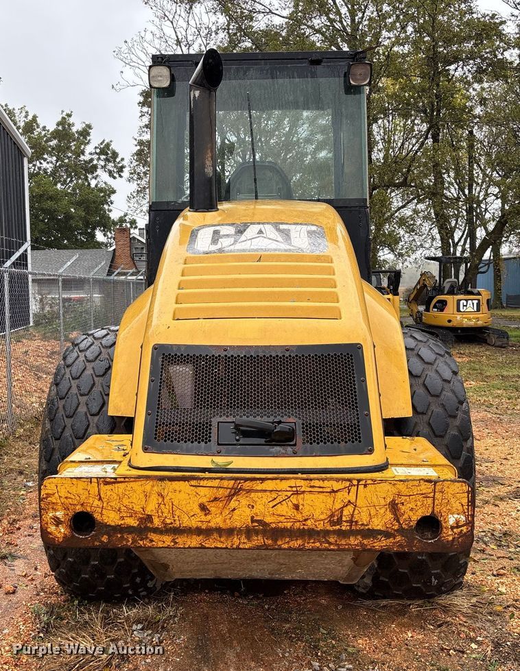 image for item EV3225 2003 Caterpillar CS-563E single drum vibratory roller