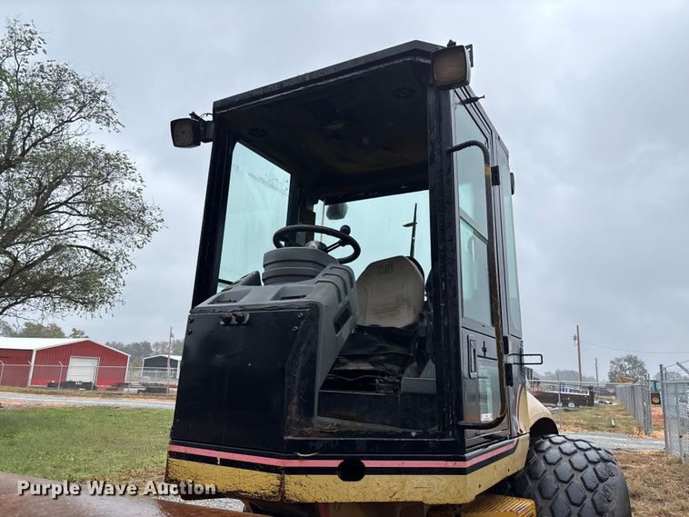 image for item EV3225 2003 Caterpillar CS-563E single drum vibratory roller