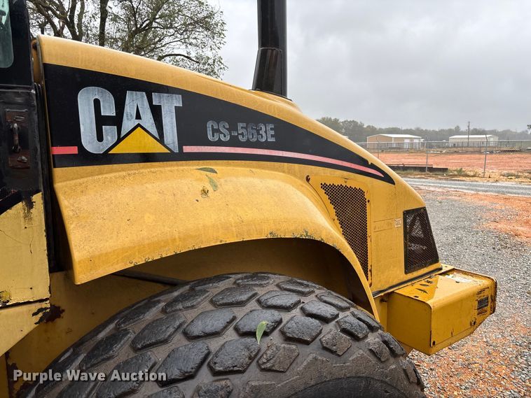 image for item EV3225 2003 Caterpillar CS-563E single drum vibratory roller