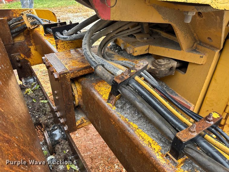 image for item EV3225 2003 Caterpillar CS-563E single drum vibratory roller