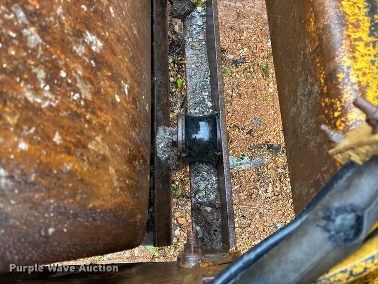 image for item EV3225 2003 Caterpillar CS-563E single drum vibratory roller