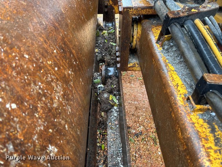 image for item EV3225 2003 Caterpillar CS-563E single drum vibratory roller