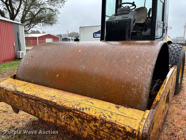 image for item EV3225 2003 Caterpillar CS-563E single drum vibratory roller