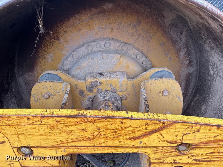 image for item EV3225 2003 Caterpillar CS-563E single drum vibratory roller