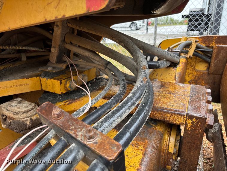 image for item EV3225 2003 Caterpillar CS-563E single drum vibratory roller