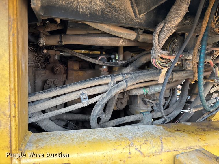 image for item EV3225 2003 Caterpillar CS-563E single drum vibratory roller