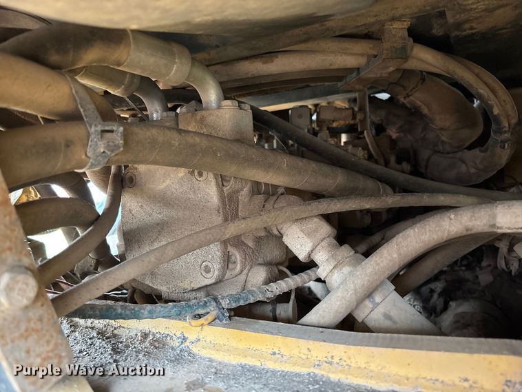 image for item EV3225 2003 Caterpillar CS-563E single drum vibratory roller