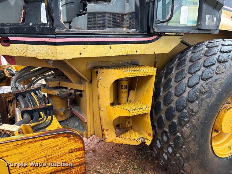 image for item EV3225 2003 Caterpillar CS-563E single drum vibratory roller