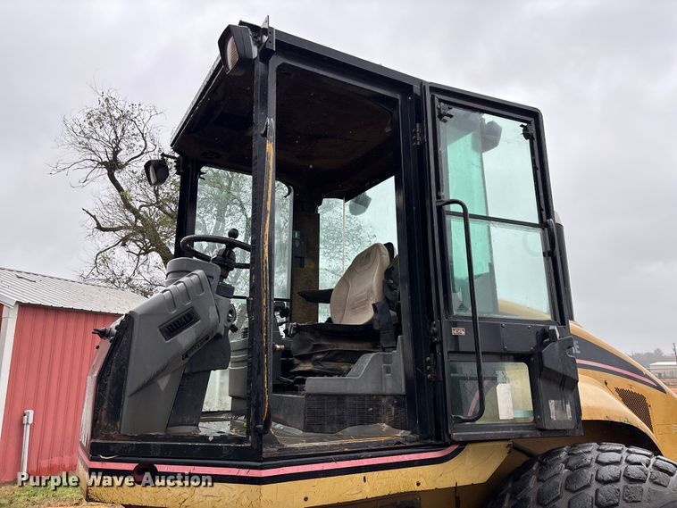 image for item EV3225 2003 Caterpillar CS-563E single drum vibratory roller