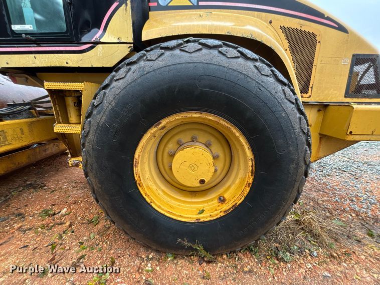 image for item EV3225 2003 Caterpillar CS-563E single drum vibratory roller