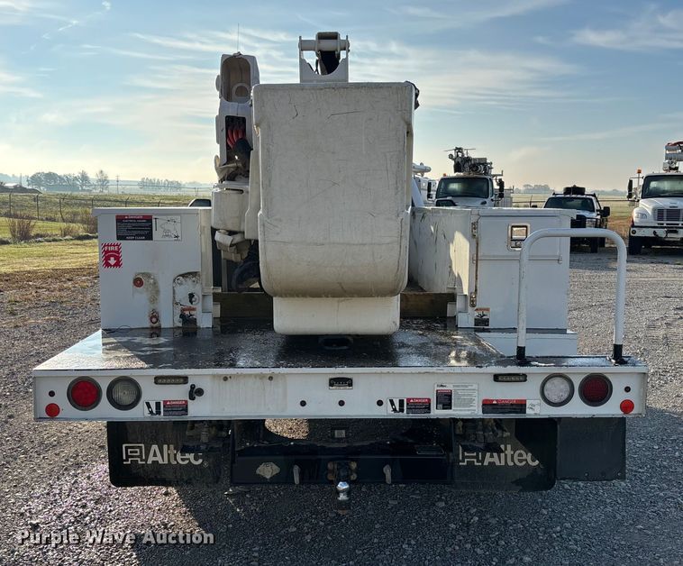 image for item EV3229 2019 Ford F550 bucket truck