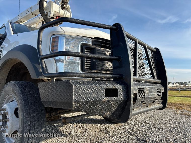 image for item EV3229 2019 Ford F550 bucket truck