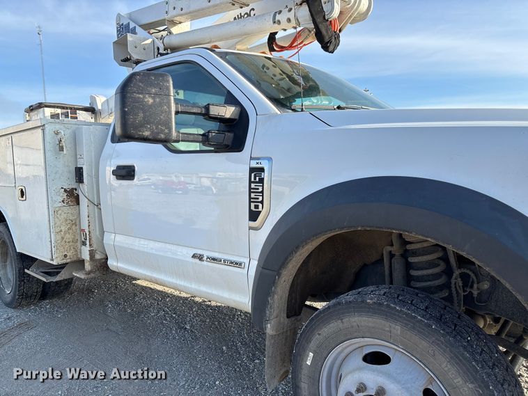 image for item EV3229 2019 Ford F550 bucket truck