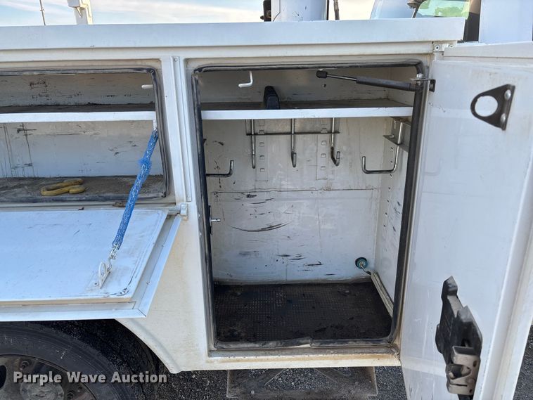 image for item EV3229 2019 Ford F550 bucket truck