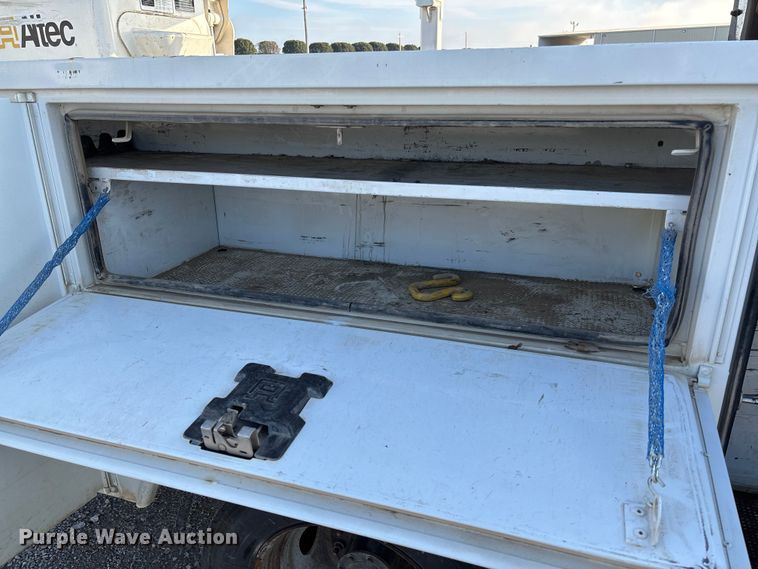 image for item EV3229 2019 Ford F550 bucket truck