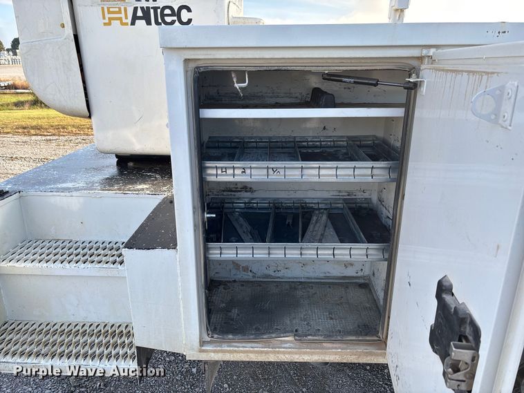 image for item EV3229 2019 Ford F550 bucket truck