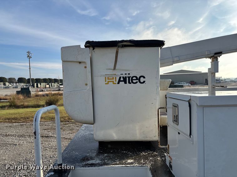 image for item EV3229 2019 Ford F550 bucket truck