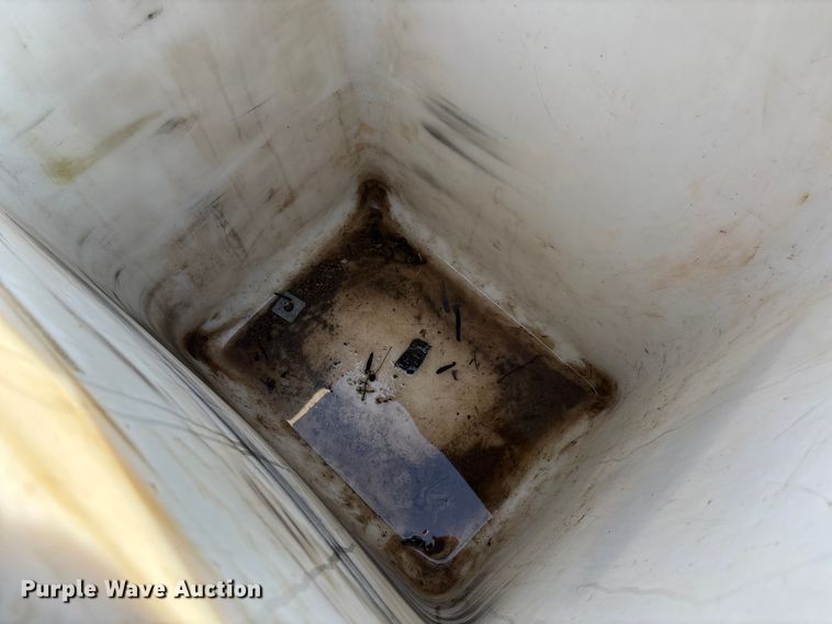 image for item EV3229 2019 Ford F550 bucket truck