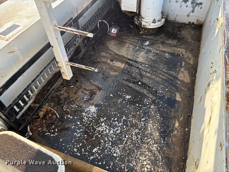 image for item EV3229 2019 Ford F550 bucket truck