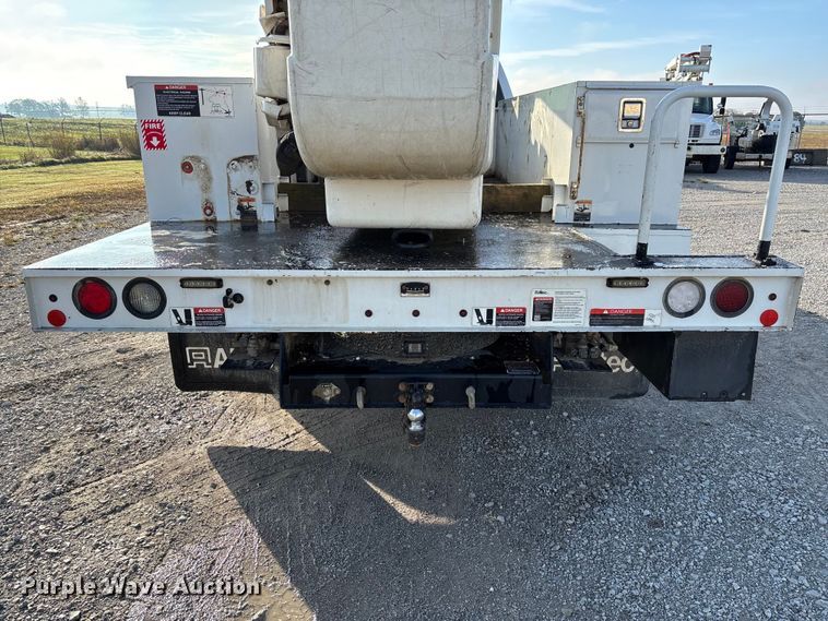 image for item EV3229 2019 Ford F550 bucket truck