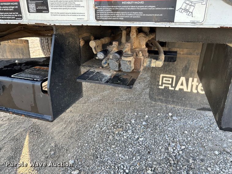 image for item EV3229 2019 Ford F550 bucket truck