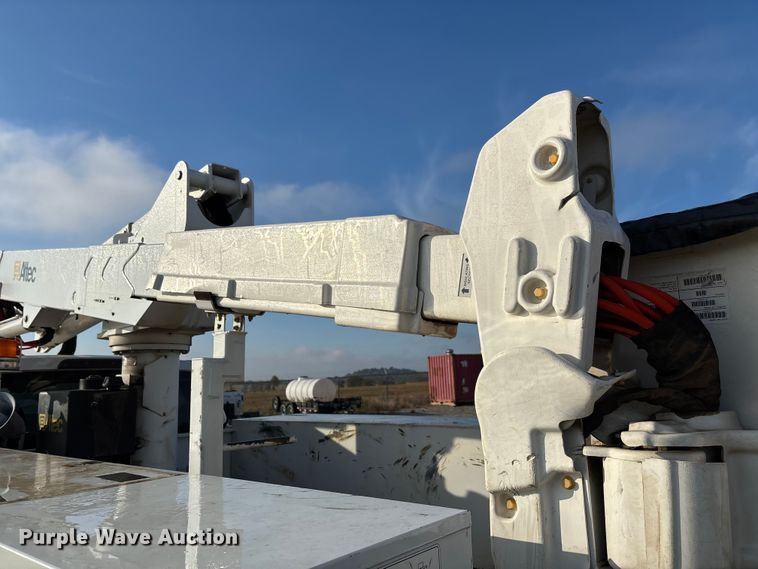 image for item EV3229 2019 Ford F550 bucket truck