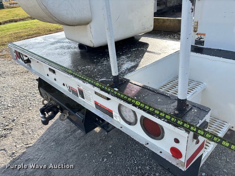 image for item EV3229 2019 Ford F550 bucket truck