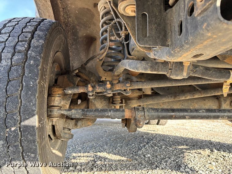 image for item EV3229 2019 Ford F550 bucket truck