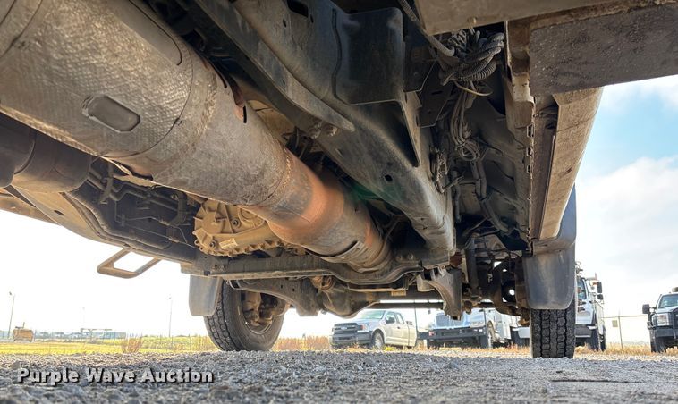 image for item EV3229 2019 Ford F550 bucket truck