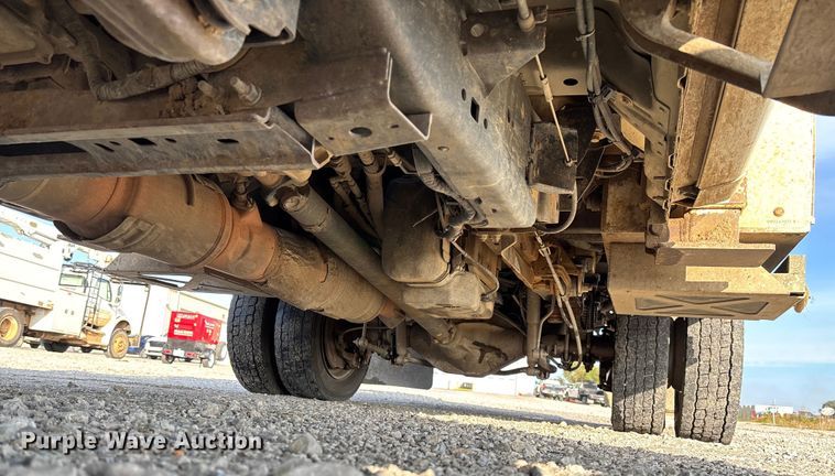 image for item EV3229 2019 Ford F550 bucket truck