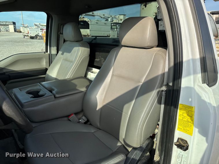 image for item EV3229 2019 Ford F550 bucket truck