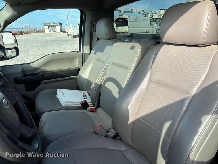 image for item EV3229 2019 Ford F550 bucket truck