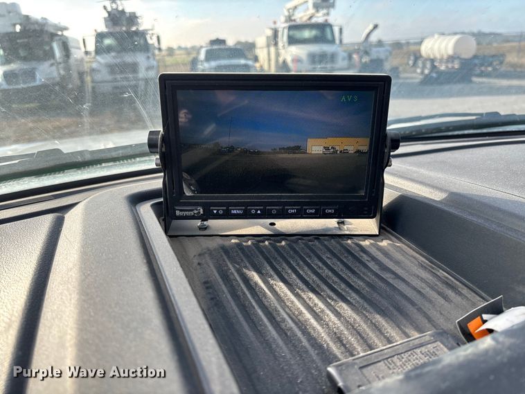 image for item EV3229 2019 Ford F550 bucket truck