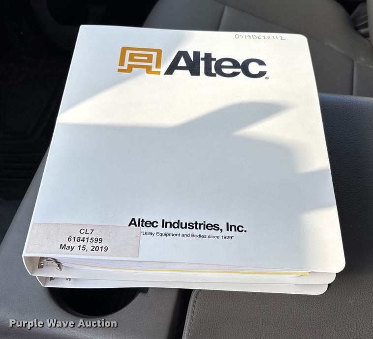 image for item EV3229 2019 Ford F550 bucket truck