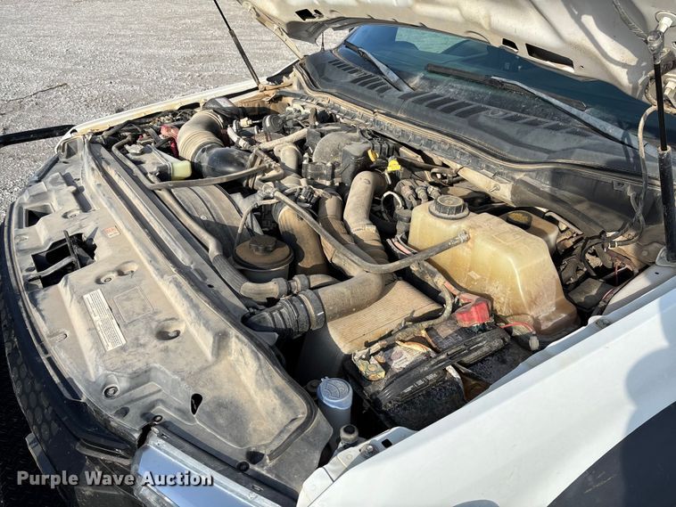 image for item EV3229 2019 Ford F550 bucket truck