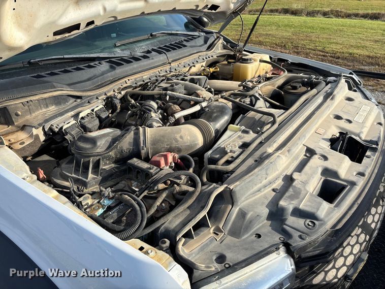 image for item EV3229 2019 Ford F550 bucket truck