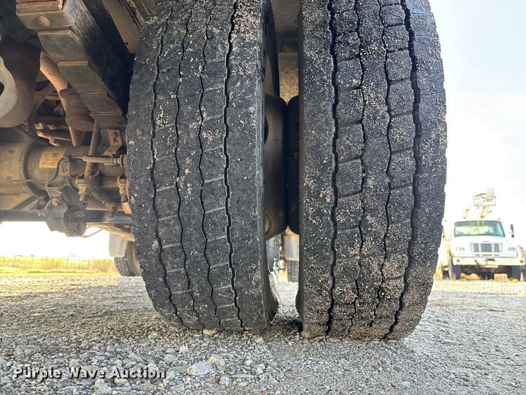 image for item EV3229 2019 Ford F550 bucket truck