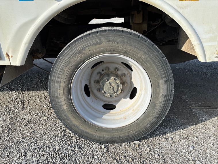 image for item EV3229 2019 Ford F550 bucket truck