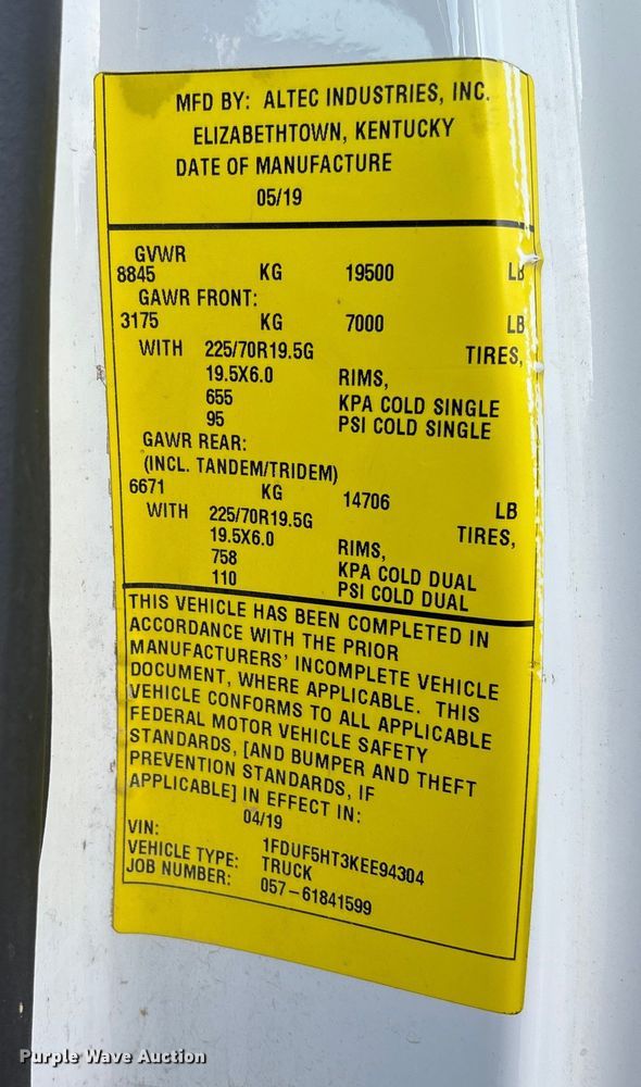 image for item EV3229 2019 Ford F550 bucket truck