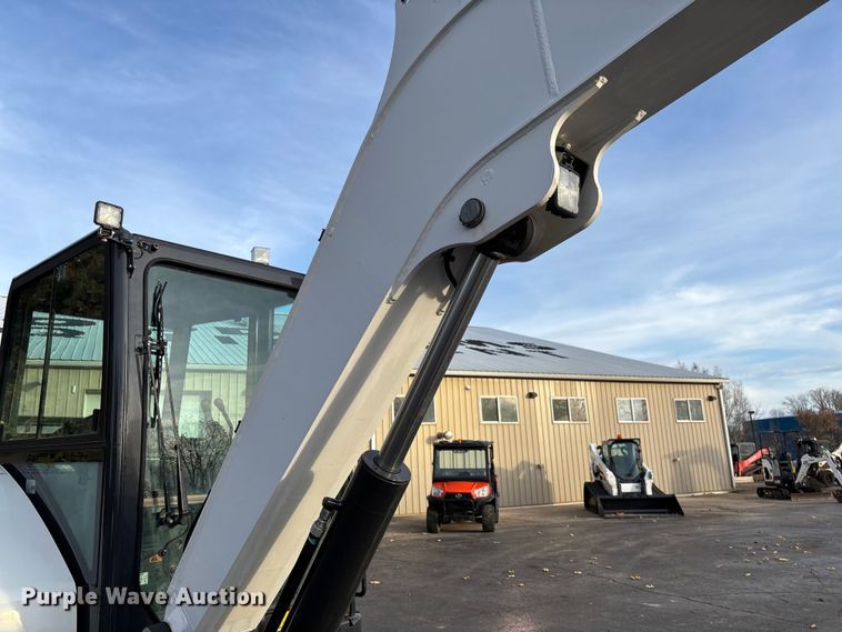 image for item EV3262 2023 Bobcat E60 mini excavator